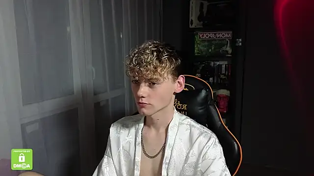 Snapshot of Keytaro chatting on 16, 10, 2025 Keytaro online show from 16, 10, 2025