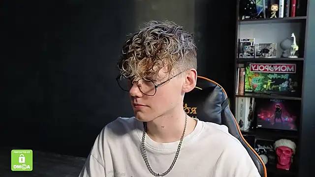 Snapshot of Keytaro chatting on 20, 11, 2025 Keytaro online show from 20, 11, 2025