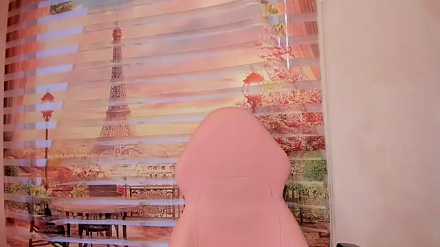 Isa little4u online show from 9, 10, 2025