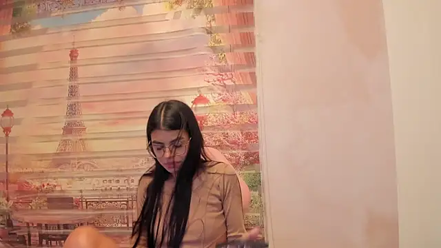 Isa little4u online show from 10, 10, 2025