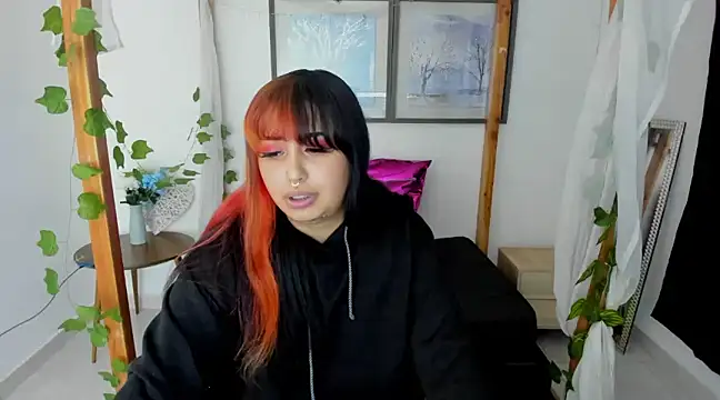lussyevans24 online show from 26, 1, 2025