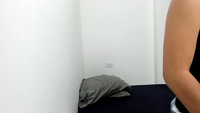 Snapshot of monse_02 chatting on 23, 10, 2025 monse 02 online show from 23, 10, 2025