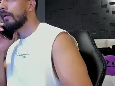 DannSaenz online show from 4, 2, 2025