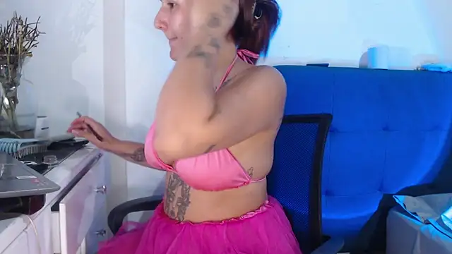 Snapshot of luna_palmerau chatting on 24, 11, 2025 luna palmerau online show from 24, 11, 2025