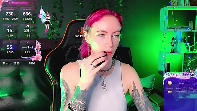 Snapshot of _HelenCarter chatting on 11, 1, 2025 HelenCarter online show from 11, 1, 2025