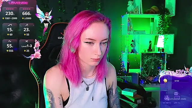 Snapshot of _HelenCarter chatting on 1, 2, 2025 HelenCarter online show from 1, 2, 2025