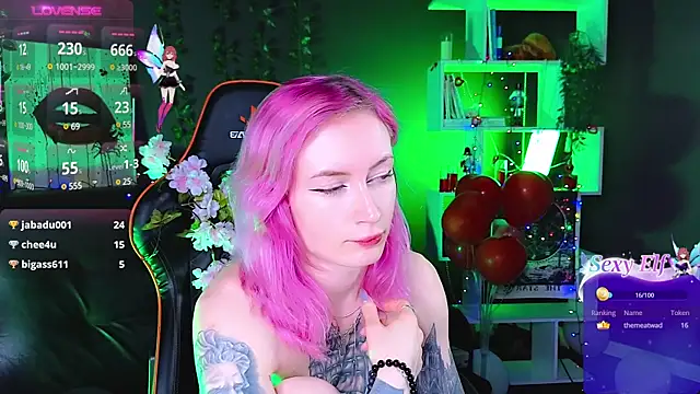 Snapshot of _HelenCarter chatting on 19, 2, 2025 HelenCarter online show from 19, 2, 2025