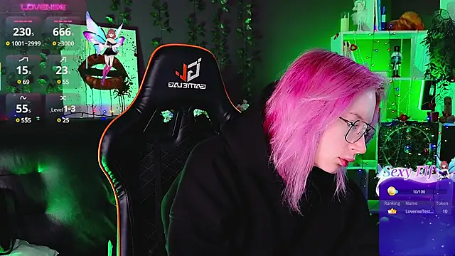 Snapshot of _HelenCarter chatting on 3, 3, 2025 HelenCarter online show from 3, 3, 2025