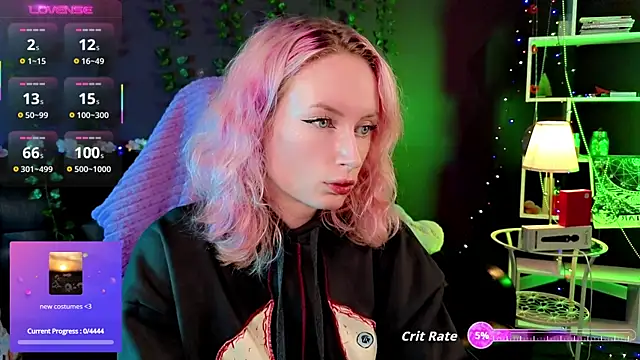 Snapshot of _HelenCarter chatting on 6, 10, 2025 HelenCarter online show from 6, 10, 2025