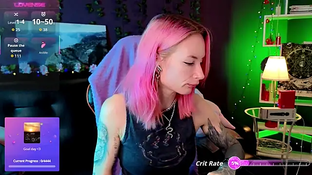 Snapshot of _HelenCarter chatting on 19, 10, 2025 HelenCarter online show from 19, 10, 2025