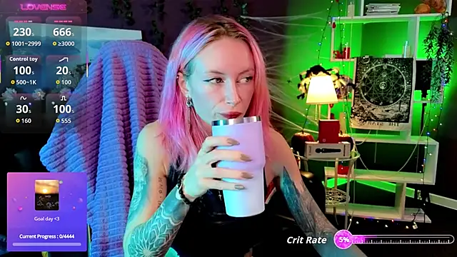 Snapshot of _HelenCarter chatting on 27, 10, 2025 HelenCarter online show from 27, 10, 2025