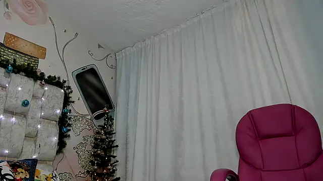 EMMA SWEETT1 online show from 14, 12, 2024