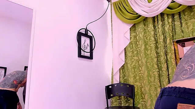 Snapshot of dilan_scootk_ chatting on 18, 12, 2025 dilan scootk online show from 18, 12, 2025