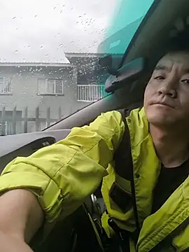 kisstoyousoon2024 online show from 18, 1, 2026