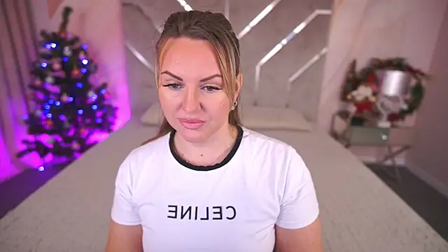 KiraCandyS online show from 4, 1, 2025