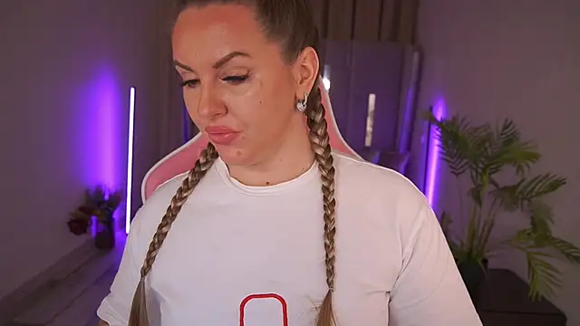 KiraCandyS online show from 24, 1, 2025