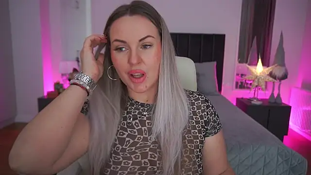 Snapshot of KiraCandyS chatting on 14, 1, 2026 KiraCandyS online show from 14, 1, 2026