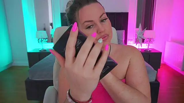 Snapshot of KiraCandyS chatting on 1, 2, 2026 KiraCandyS online show from 1, 2, 2026