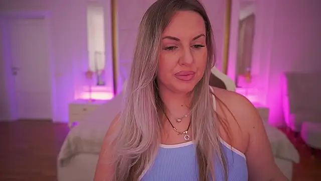 Snapshot of KiraCandyS chatting on 11, 2, 2026 KiraCandyS online show from 11, 2, 2026