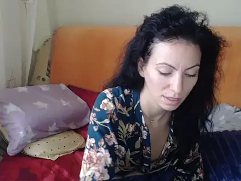 Snapshot of Emmatoo chatting on 18, 11, 2025 Emmatoo online show from 18, 11, 2025