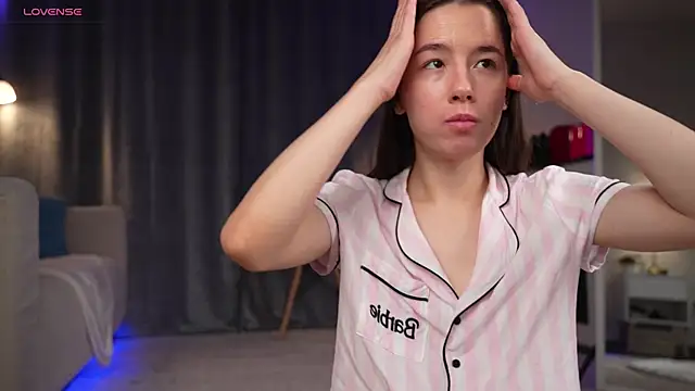 Amely Young online show from 12, 10, 2025