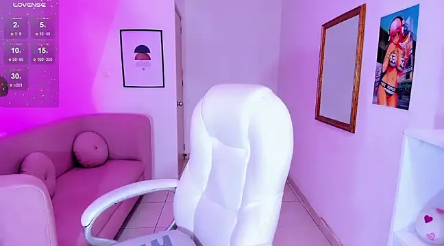 Snapshot of Angel_black_19 chatting on 4, 1, 2025 Angel black 19 online show from 4, 1, 2025