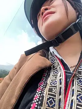 Hellen 111 online show from 12, 10, 2025