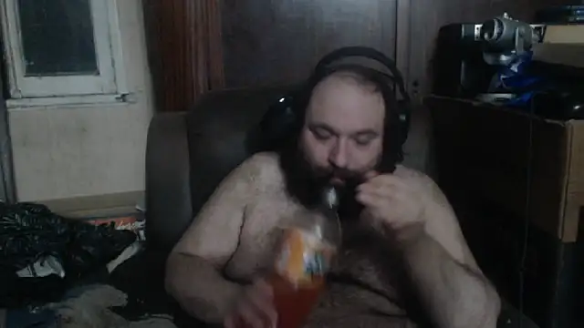 Snapshot of hairyhulk chatting on 3, 1, 2025 hairyhulk online show from 3, 1, 2025