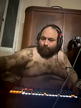 Snapshot of hairyhulk chatting on 17, 10, 2025 hairyhulk online show from 17, 10, 2025