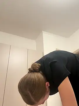 Snapshot of KateRedgar chatting on 16, 10, 2025 KateRedgar online show from 16, 10, 2025