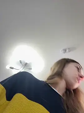 Snapshot of KateRedgar chatting on 27, 10, 2025 KateRedgar online show from 27, 10, 2025