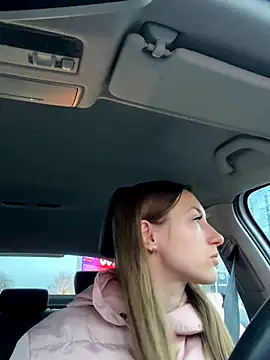 Snapshot of KateRedgar chatting on 13, 11, 2025 KateRedgar online show from 13, 11, 2025