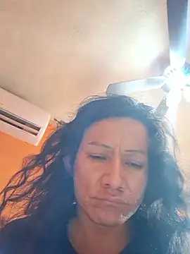 Snapshot of miicheele32 chatting on 12, 10, 2025 miicheele32 online show from 12, 10, 2025