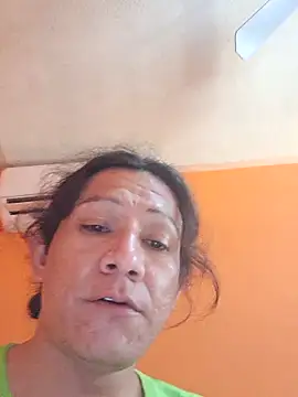 Snapshot of miicheele32 chatting on 18, 10, 2025 miicheele32 online show from 18, 10, 2025