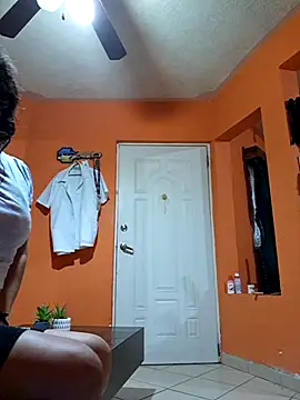 Snapshot of miicheele32 chatting on 20, 10, 2025 miicheele32 online show from 20, 10, 2025