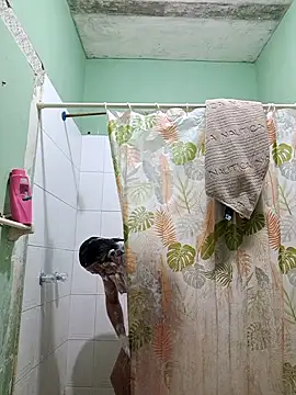 Snapshot of miicheele32 chatting on 24, 10, 2025 miicheele32 online show from 24, 10, 2025