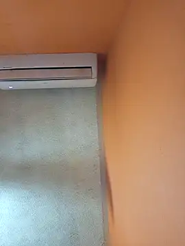 Snapshot of miicheele32 chatting on 26, 10, 2025 miicheele32 online show from 26, 10, 2025