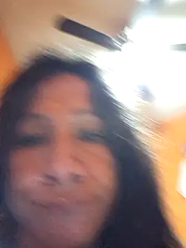 Snapshot of miicheele32 chatting on 1, 11, 2025 miicheele32 online show from 1, 11, 2025