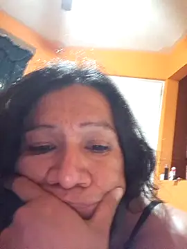 Snapshot of miicheele32 chatting on 2, 11, 2025 miicheele32 online show from 2, 11, 2025