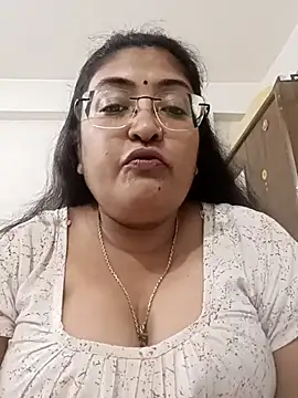 LAVERNIYA  online show from 9, 10, 2025