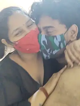 Snapshot of IND_COUPLE1 chatting on 8, 12, 2024 IND COUPLE1 online show from 8, 12, 2024