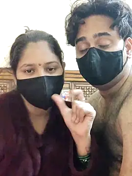 Snapshot of IND_COUPLE1 chatting on 14, 1, 2025 IND COUPLE1 online show from 14, 1, 2025