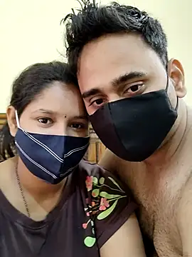 Snapshot of IND_COUPLE1 chatting on 8, 2, 2025 IND COUPLE1 online show from 8, 2, 2025