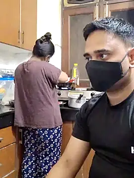 Snapshot of IND_COUPLE1 chatting on 20, 2, 2025 IND COUPLE1 online show from 20, 2, 2025