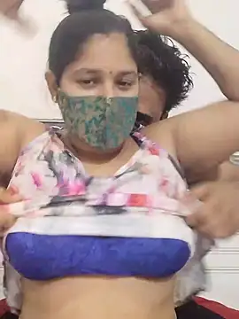 Snapshot of IND_COUPLE1 chatting on 13, 9, 2025 IND COUPLE1 online show from 13, 9, 2025