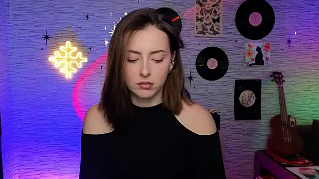 GloriaElmer online show from 9, 12, 2024