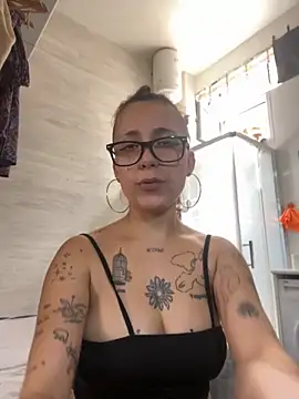 Snapshot of Hawitxui chatting on 16, 9, 2025 Hawitxui online show from 16, 9, 2025