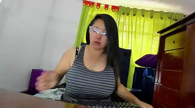 Snapshot of _Angelinaandrade_ chatting on 7, 1, 2025  Angelinaandrade  online show from 7, 1, 2025