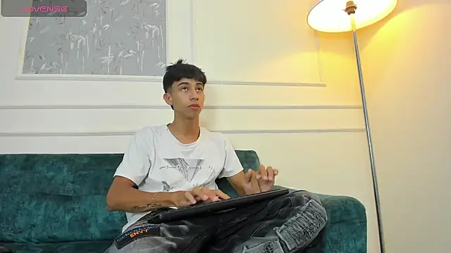 Lucian Davi online show from 27, 12, 2024