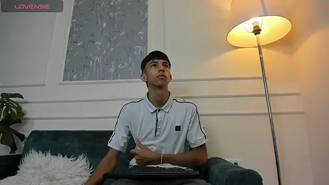 Lucian Davi online show from 3, 2, 2025